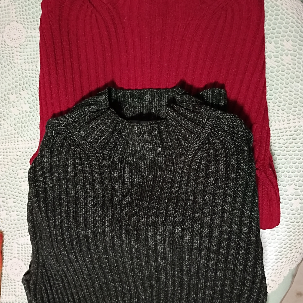 Hillard & Hanson Red and Black Ribbed Sweater Set